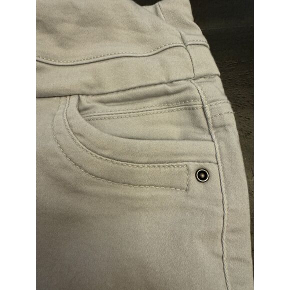 Westbound Petites Stretch Capris Light Gray - Sz 2P - Picture 4 of 10